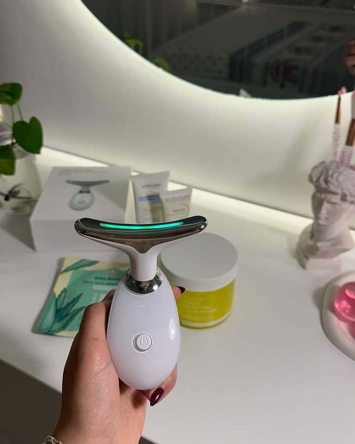 GlowLift 7-Color Neck & Face Beauty Device